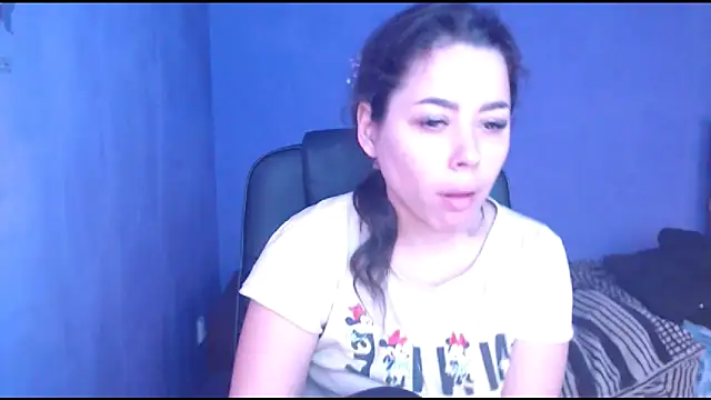 LovelyJulliette online show from January 20, 11:45 am