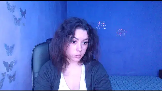 LovelyJulliette online show from January 23, 1:45 pm
