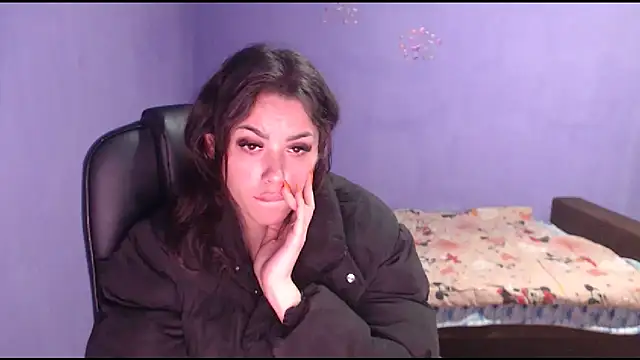 LovelyJulliette online show from January 27, 9:00 pm