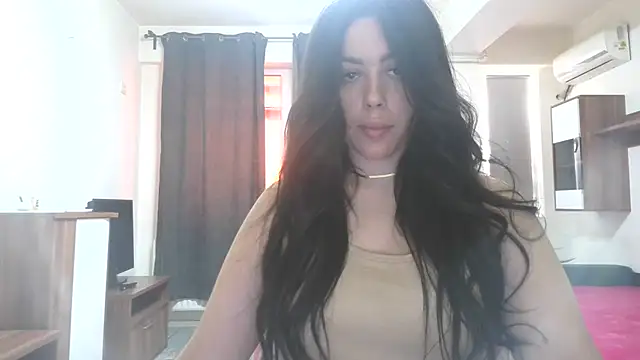 LovelyJulliette online show from June 16, 2:19 pm
