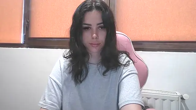 LovelyJulliette online show from July 19, 10:52 am