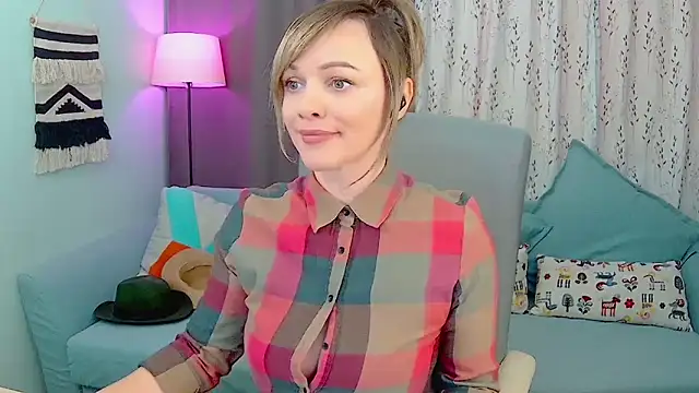 NandiSmile online show from November 3, 9:32 am