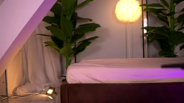 KaylaBray online show from November 25, 4:56 am