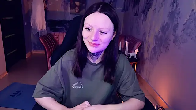 VeliraBraitberg online show from December 15, 8:19 am