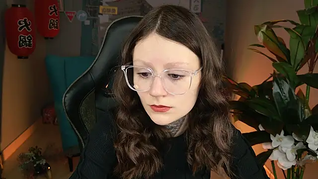 VeliraBraitberg online show from January 30, 8:22 am