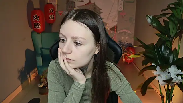 VeliraBraitberg online show from February 6, 5:03 am