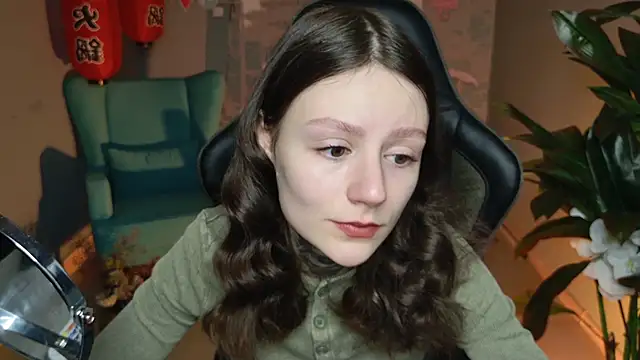 VeliraBraitberg online show from February 6, 8:07 am