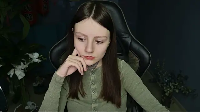 VeliraBraitberg online show from February 8, 11:12 am