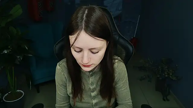 VeliraBraitberg online show from March 6, 8:08 am