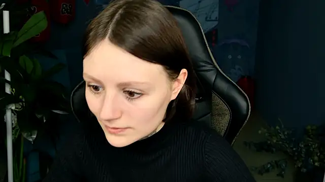 VeliraBraitberg online show from March 12, 8:08 am