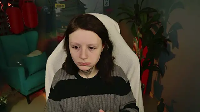 VeliraBraitberg online show from February 26, 1:10 pm