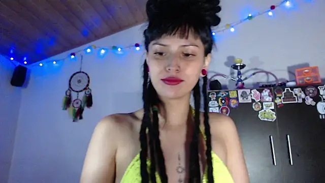 Snapshot of Gaby_cute_16 chatting on May 30, 3:36 am Gaby cute 16 online show from May 30, 3:36 am