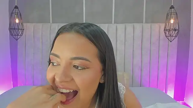 lea gray online show from October 7, 7:33 pm