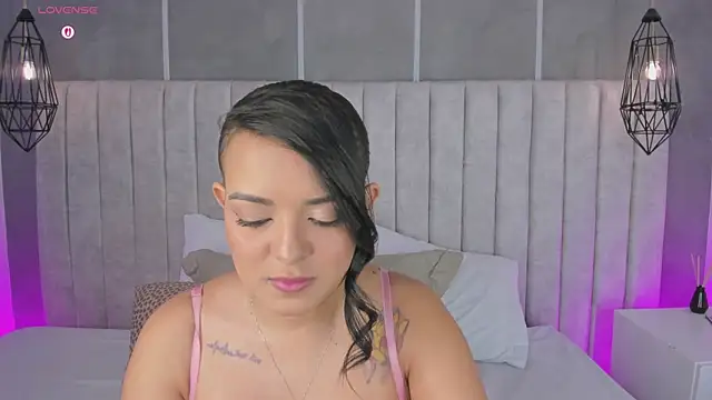 Snapshot of lea_gray chatting on December 19, 7:21 pm lea gray online show from December 19, 7:21 pm