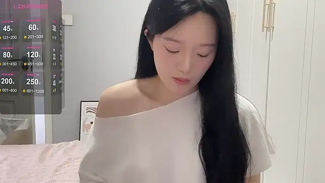 Snapshot of rose-u chatting on September 28, 2:06 am rose-u online show from September 28, 2:06 am