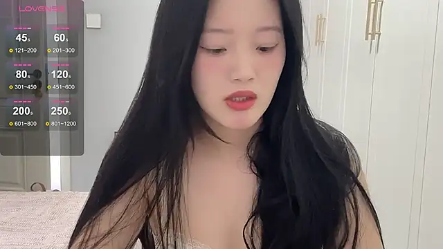 Snapshot of rose-u chatting on October 20, 1:50 am rose-u online show from October 20, 1:50 am