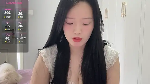 Snapshot of rose-u chatting on October 21, 2:12 am rose-u online show from October 21, 2:12 am