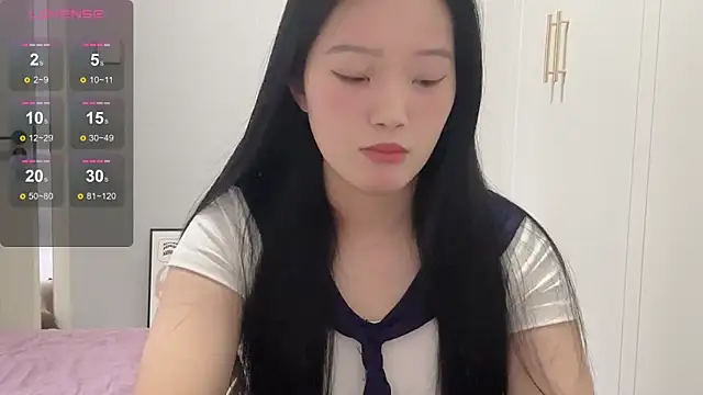 Snapshot of rose-u chatting on October 24, 1:24 am rose-u online show from October 24, 1:24 am