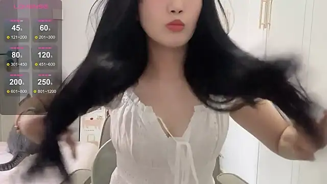 Snapshot of rose-u chatting on November 13, 1:48 am rose-u online show from November 13, 1:48 am