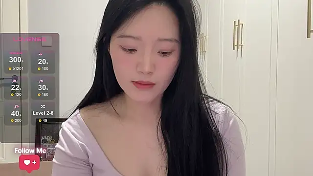 Snapshot of rose-u chatting on January 13, 1:22 am rose-u online show from January 13, 1:22 am