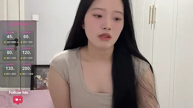 Snapshot of rose-u chatting on January 18, 2:04 am rose-u online show from January 18, 2:04 am