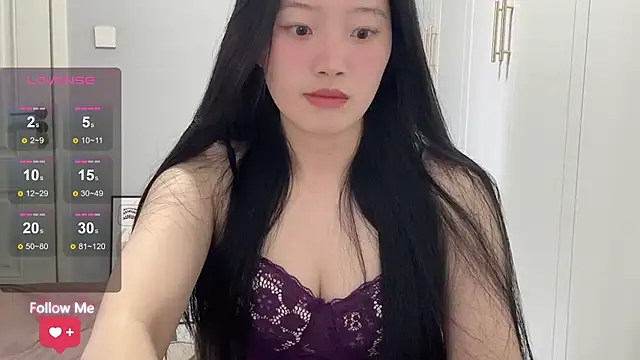 Snapshot of rose-u chatting on February 2, 1:37 am rose-u online show from February 2, 1:37 am