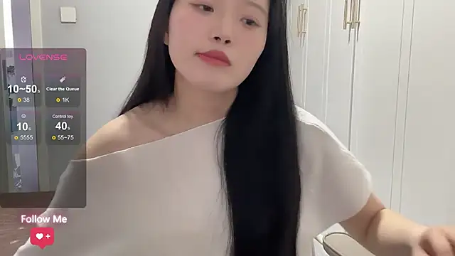 Snapshot of rose-u chatting on March 5, 1:23 am rose-u online show from March 5, 1:23 am