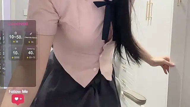 Snapshot of rose-u chatting on March 21, 9:25 am rose-u online show from March 21, 9:25 am