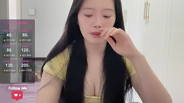 Snapshot of rose-u chatting on March 27, 1:22 am rose-u online show from March 27, 1:22 am