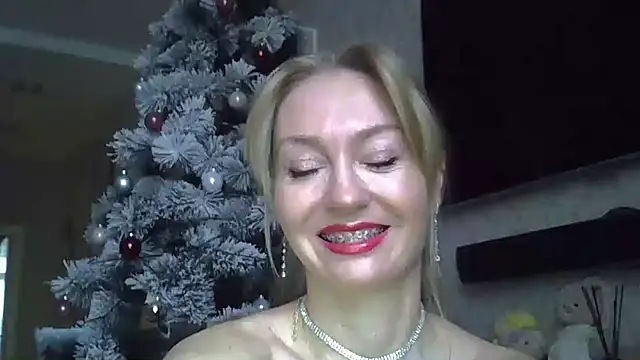 Snapshot of ZarinaSwift chatting on December 23, 4:44 am ZarinaSwift online show from December 23, 4:44 am
