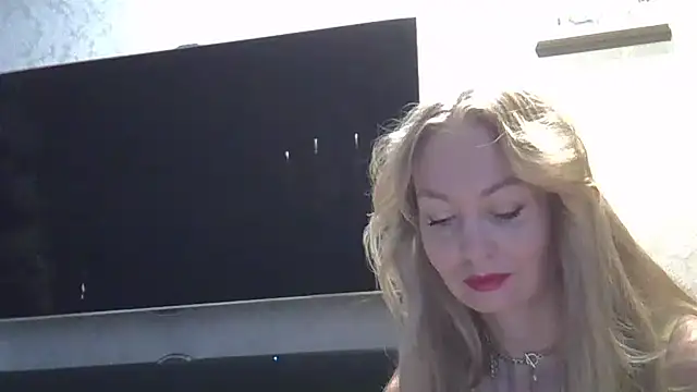 Snapshot of ZarinaSwift chatting on December 24, 4:44 am ZarinaSwift online show from December 24, 4:44 am