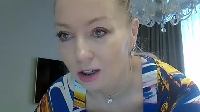 Snapshot of ZarinaSwift chatting on January 24, 4:16 am ZarinaSwift online show from January 24, 4:16 am