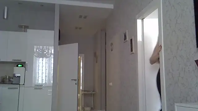 Snapshot of ZarinaSwift chatting on March 11, 4:43 am ZarinaSwift online show from March 11, 4:43 am