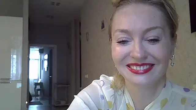 Snapshot of ZarinaSwift chatting on September 11, 4:34 am ZarinaSwift online show from September 11, 4:34 am