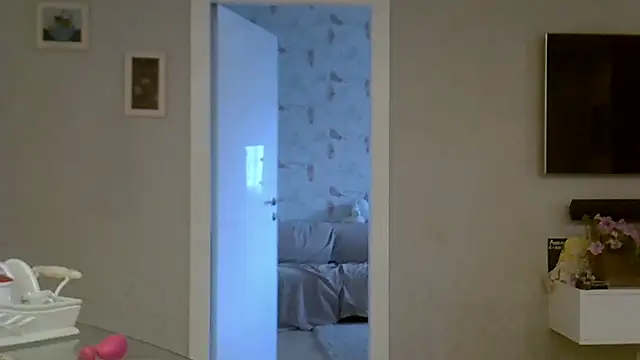 Snapshot of ZarinaSwift chatting on September 28, 12:10 pm ZarinaSwift online show from September 28, 12:10 pm