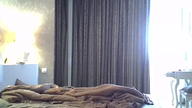 Snapshot of ZarinaSwift chatting on October 5, 4:11 am ZarinaSwift online show from October 5, 4:11 am