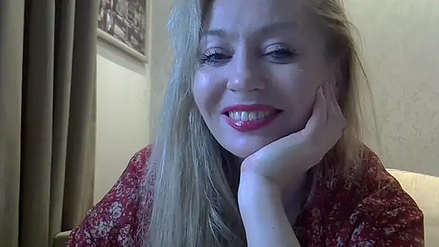 Snapshot of ZarinaSwift chatting on October 7, 4:31 am ZarinaSwift online show from October 7, 4:31 am