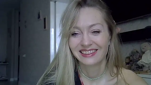 Snapshot of ZarinaSwift chatting on November 24, 4:34 am ZarinaSwift online show from November 24, 4:34 am