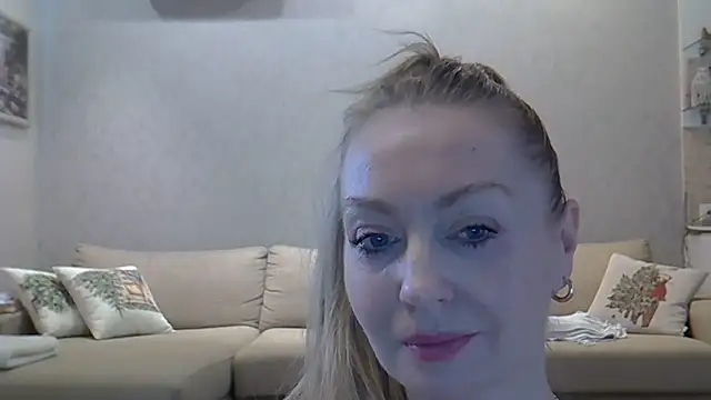 ZarinaSwift online show from March 31, 9:32 am