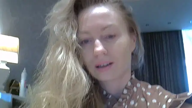 ZarinaSwift online show from May 22, 4:19 am