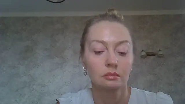 ZarinaSwift online show from June 7, 7:12 am