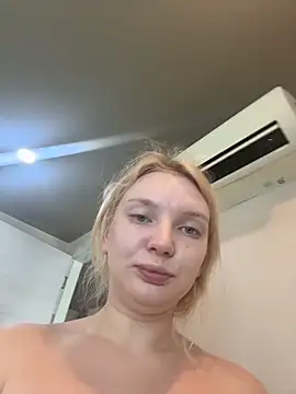 Snapshot of AmmyHot chatting on April 12, 4:06 am AmmyHot online show from April 12, 4:06 am