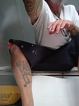 Snapshot of Hotbodyscottie chatting on November 15, 10:26 pm Hotbodyscottie online show from November 15, 10:26 pm