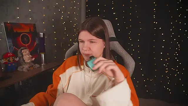 Snapshot of cuteamberlyyy chatting on March 17, 6:50 am cuteamberlyyy online show from March 17, 6:50 am