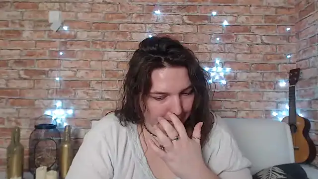 Amelia Kiss  online show from January 2, 6:50 am