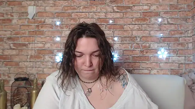 Amelia Kiss  online show from January 16, 7:07 am