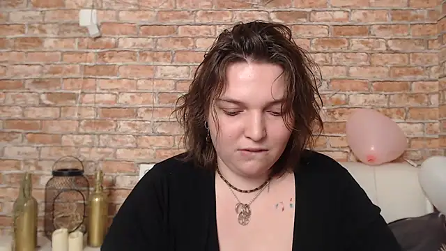 Amelia Kiss  online show from February 13, 6:52 am