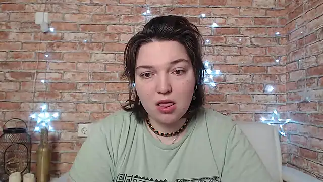 Amelia Kiss  online show from February 28, 12:43 am