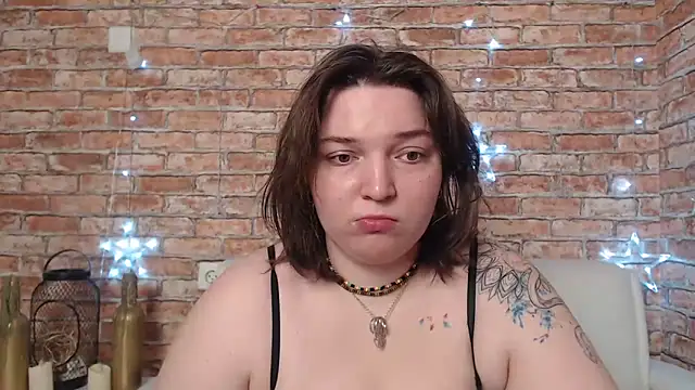 Amelia Kiss  online show from March 16, 1:07 am