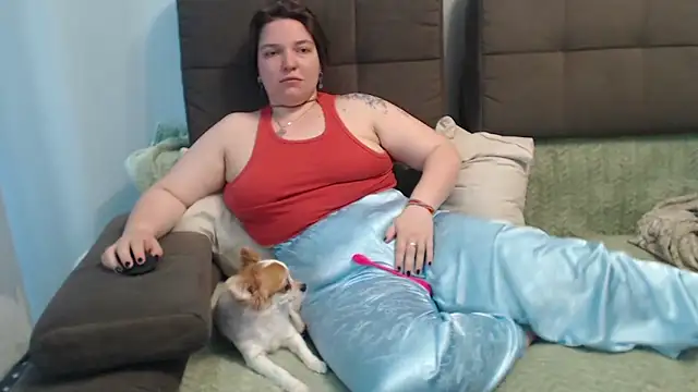 Amelia Kiss  online show from May 8, 1:55 am
